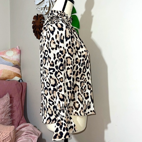 Loft Leopard Print Bell Cuff Blouse Sz. XS Petite - Picture 7 of 11